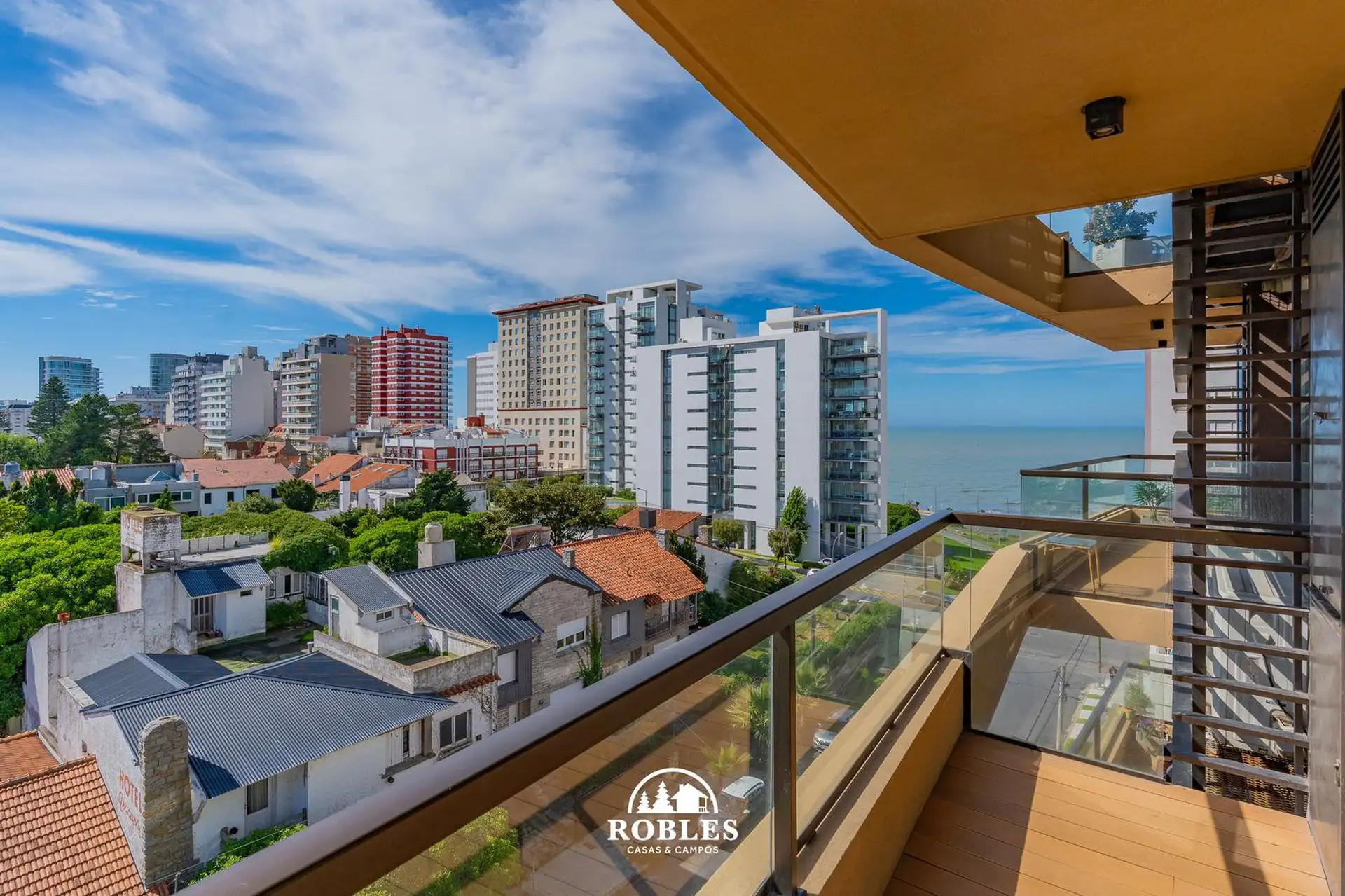 Depto 3 amb, 102m² en Playa Grande con 2 cocheras y piscina