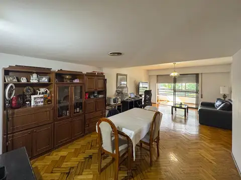 Piso exclusivo de 3 dormitorios con 3 baños y cochera