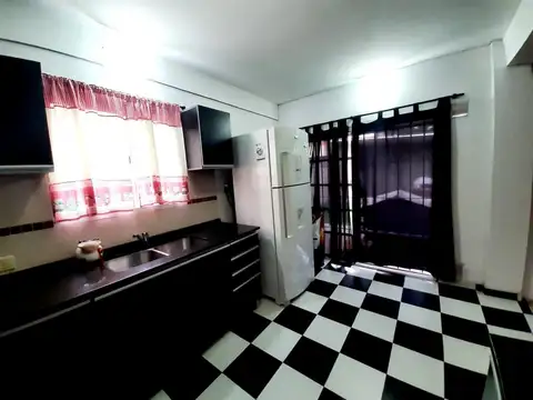 EXCELENTE CASA DE 2 PLANTAS EN VENTA GRANADERO BAIGORRIA