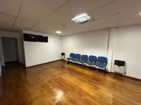 Local en Alquiler Via Púb.