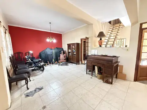 Casa 5 ambientes con 3 baños