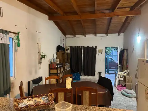 Casa 3 ambientes con 1 baño