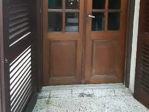 Departamento tipo casa en venta en Castelar Norte