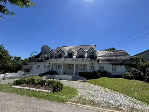 Venta Casa 9 Ambientes en Miraflores Country Club