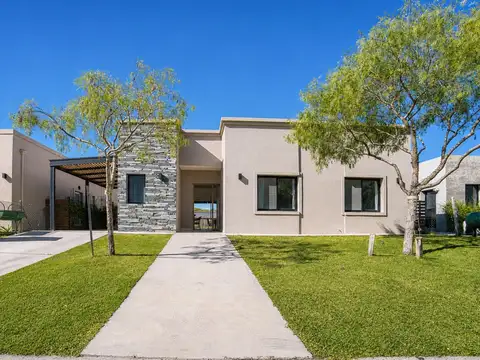 VENTA CASA 4 AMB SANTA ELENA PILAR DEL ESTE