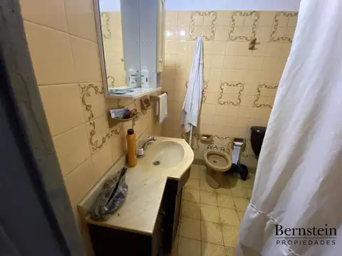 Casa 2 ambientes con 2 baños