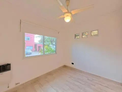 Casa en Alquiler con 2 cocheras
