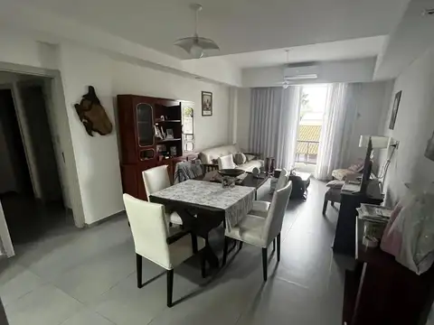 Departamento en venta - 2 Dormitorios 2 Baños - Lincoln