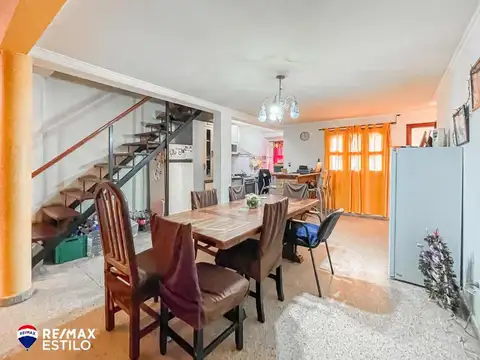 Casa 7 ambientes con 3 baños