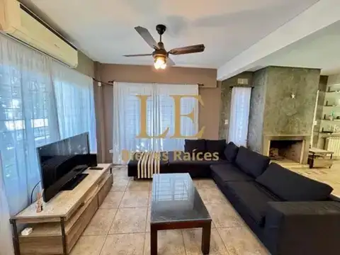 Casa 6 ambientes con 4 baños