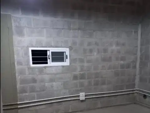 GalpÃ³n - Alquiler - Argentina, Tres de Febrero - Valentin Gomez 4900