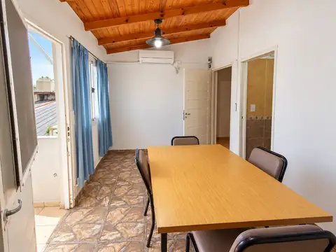 Departamento 2 ambientes en 2° piso. Lavadero. Posesión inmediata. Barrio Golf San Andrés