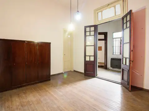VENTA PH 4 AMBIENTES CON PATIO - LOMAS DE ZAMORA