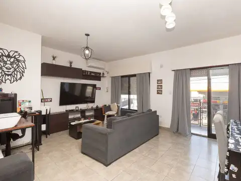 VENTA PH 3 AMBIENTES EN PALOMAR - PERMUTA