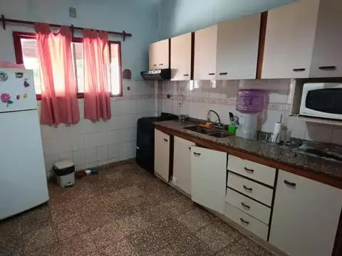 Casa 4 ambientes con 1 baño