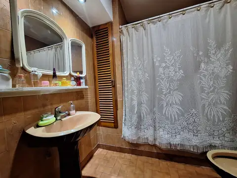 Casa en venta en Berisso. Consultorios. Oficinas