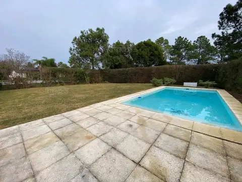 Casa 5 ambientes con 4 baños