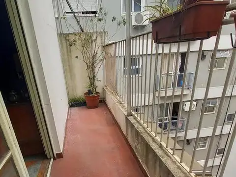 Perú 1200, Piso 8