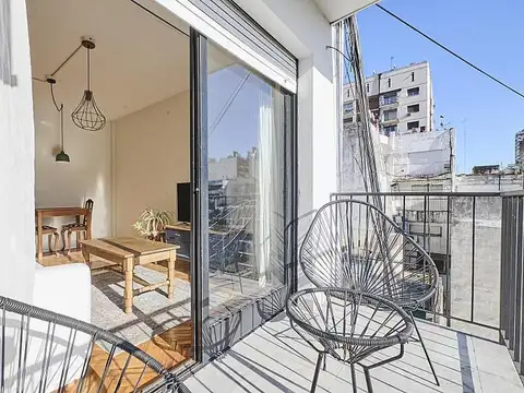Departamento 2 ambientes semipiso luminoso impecable piso alto con balcon y vista en palermo