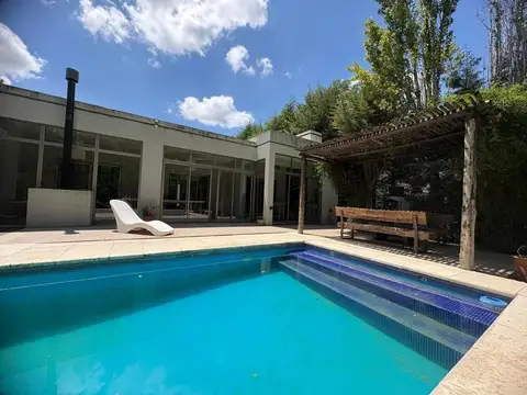 CASA EN VENTA  ESCOBAR