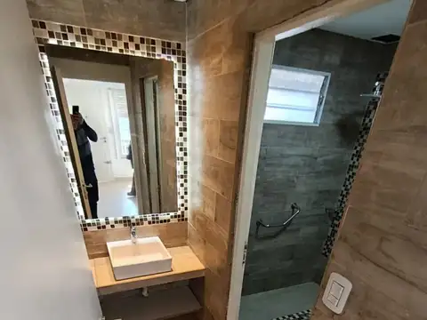 Caseros 500, Piso 1