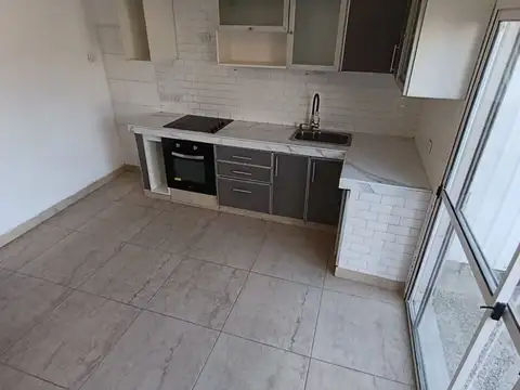Depto Tipo Casa 4 ambientes con 1 baño