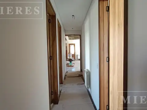 Casa 6 ambientes con 4 baños
