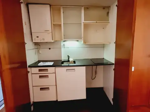 MONOAMBIENTE AMPLIO  AL CFTE CON BALCON