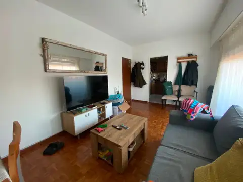Avenida Cazón 1100, Piso 8