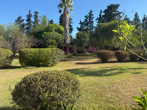 Chacra de 2 has parquizada, con casa, buen entorno en Gchu