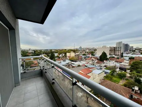 Departamento en Alquiler en Bernal, $ 650.000