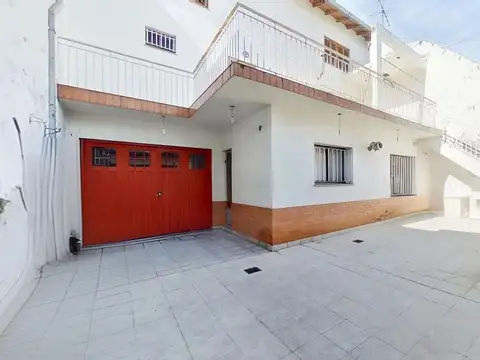 Casa 5 ambientes con 2 baños