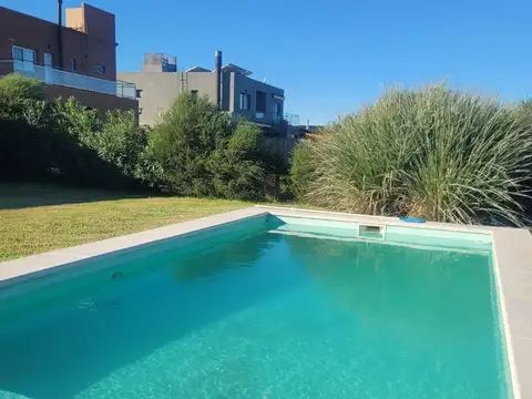 La Pista 1600