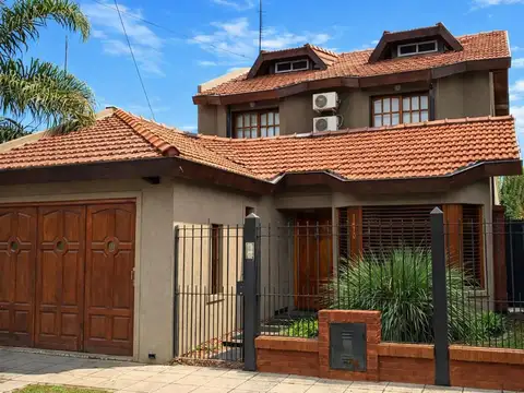 VENTA CASA 5 AMB JOSE C PAZ PILETA COCHERAS BALCÓN
