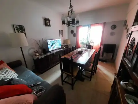 Vendo Departamento de 2 ambientes zona Plaza Colon