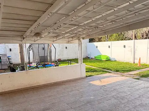 Casa en Venta en San Nicolas De Los Arroyos, USD 165.000