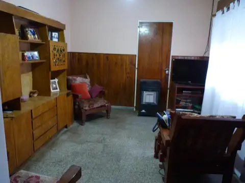 VENTA O PERMUTA DE CASA EN MERCEDES B.