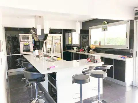 Casa en Venta en Sección 6 Residencial Norte, USD 430.000