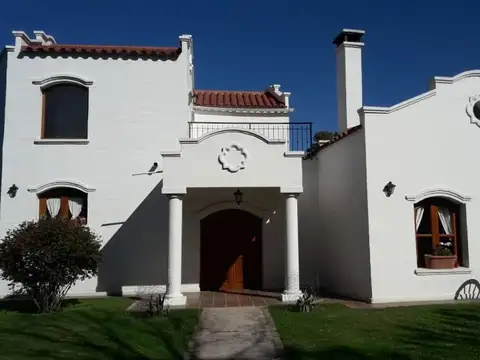 VENTA CASA COUNTRY CAMPOS DEL VIRREY