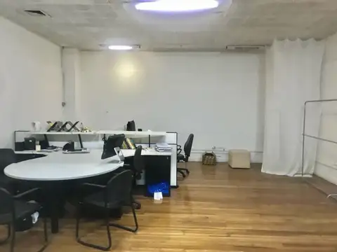 Oficina en Microcentro sobre Florida al 800