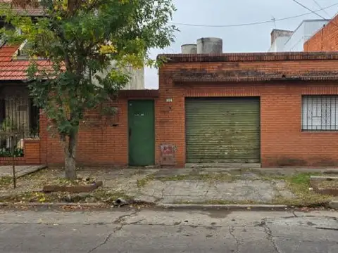 VENTA CASA CON COCHERA QUINCHO EZPELETA A RECICLAR