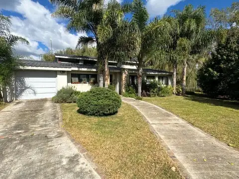 CASA EN VENTA EN LA ALAMEDA 5 AMBIENTES PERMUTA