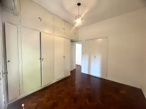 Departamento 3 ambientes en alquiler con balcon al frente refaccionado en Palermo zona Botanico