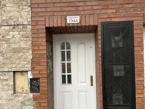 DPTO PH 2 AMB. AL FRENTE CON BCON 1 PISO POR ESCALERA CORTA