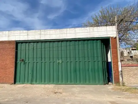 Galpón con local comercial / oficina con ingreso independiente