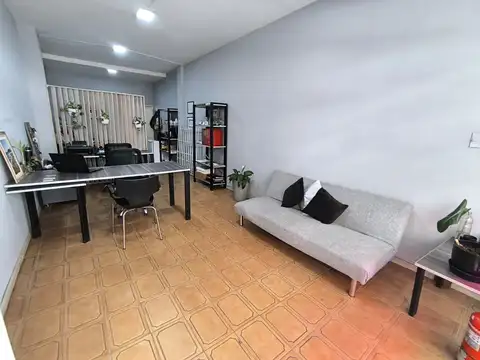 Local en Venta Via Púb.