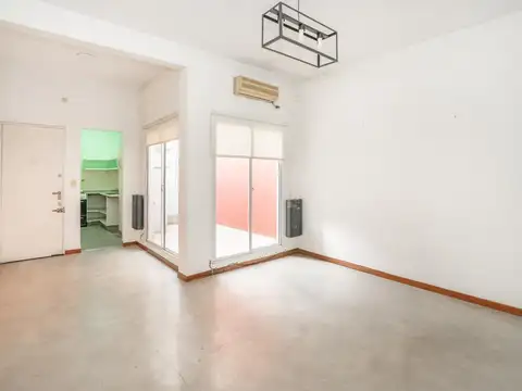 Venta Departamento 2 ambientes con patio recoleta
