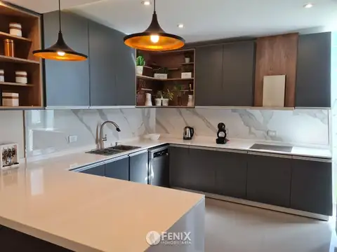 Casa 5 ambientes con 3 baños