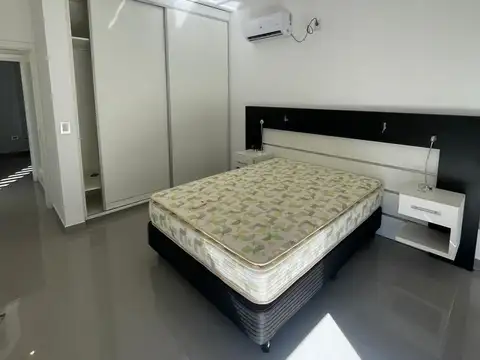 Casa en Alquiler al Este