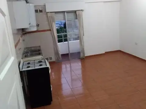 Departamento 3 amb. al fenten con balcon en alquiler